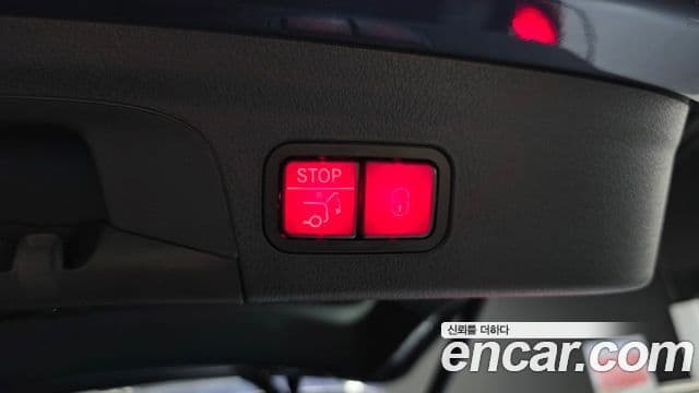 Mercedes-Benz GLE-Class 2024 — Photo 17/39