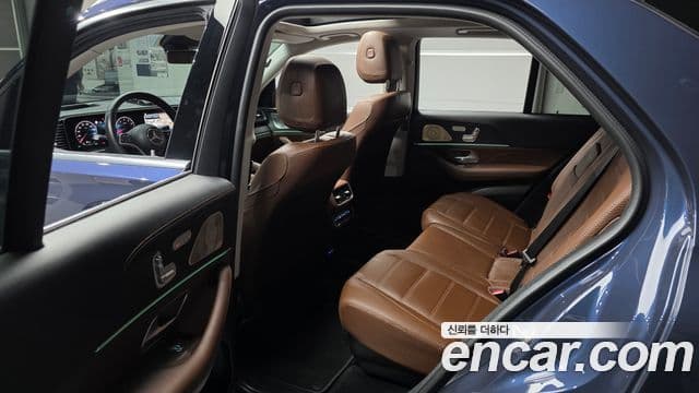 Mercedes-Benz GLE-Class 2024 — Photo 19/39