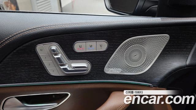 Mercedes-Benz GLE-Class 2024 — Photo 26/39