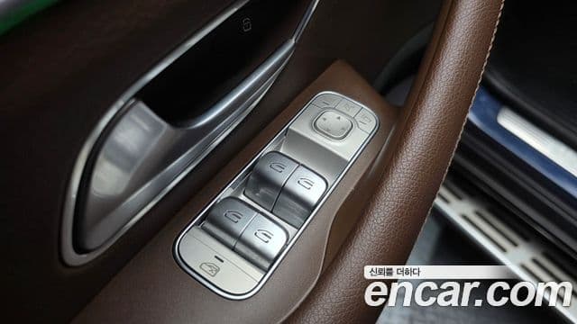 Mercedes-Benz GLE-Class 2024 — Photo 10/39
