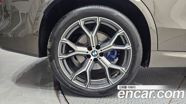 BMW X5 2025 — Photo 21/33