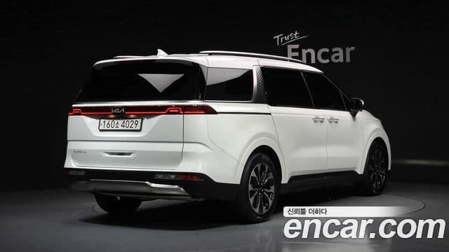 Kia Carnival 2022 — Фото 2/20
