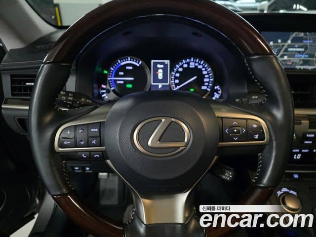 Lexus ES300h, 2018