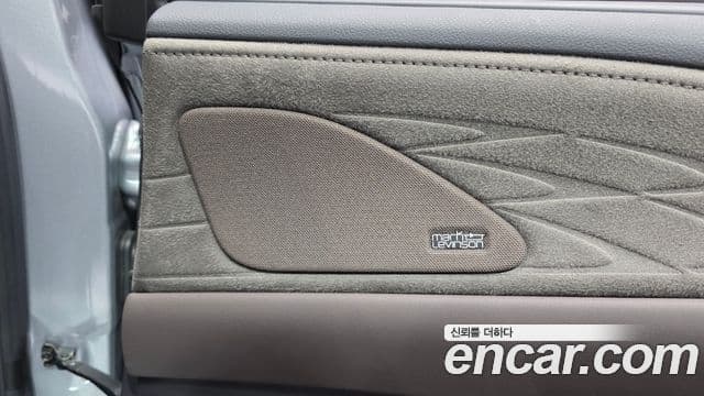 Lexus RX350h 2023 — ფოტო 15/37