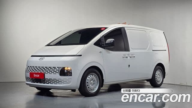 Hyundai Staria 2025 — Фото 1/20