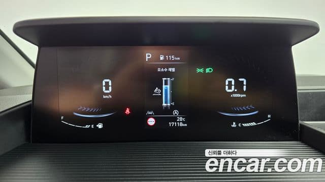 Hyundai Staria 2025 — Фото 8/20