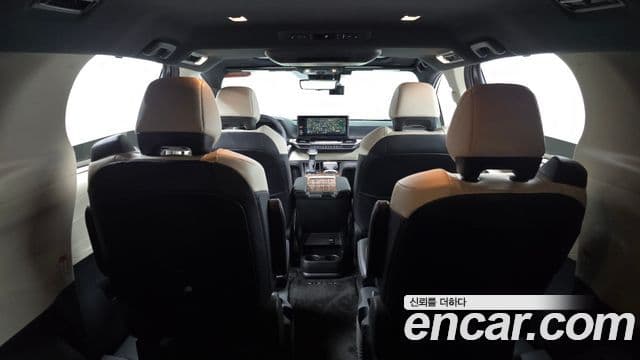 Toyota Sienna 2025 — Şəkil 34/38