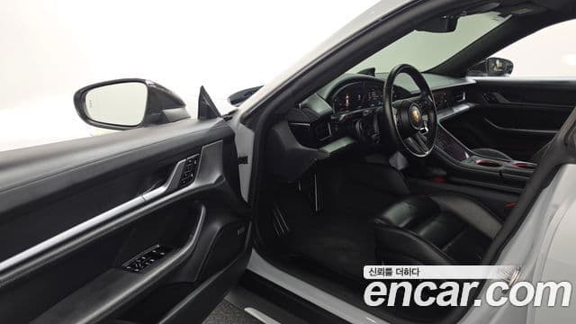 Porsche Taycan 2021 — ფოტო 14/20
