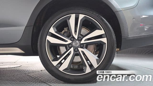 Volvo V60 Cross Country 2020 — Photo 22/37