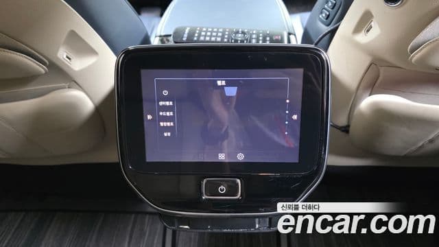 Kia Carnival 2021 — Фото 19/20