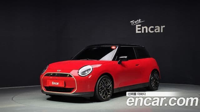 Mini Cooper Electric 2024 — ფოტო 19/33