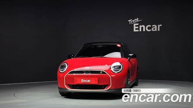 Mini Cooper Electric 2024 — ფოტო 11/33