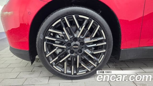 Mini Cooper Electric 2024 — ფოტო 21/33