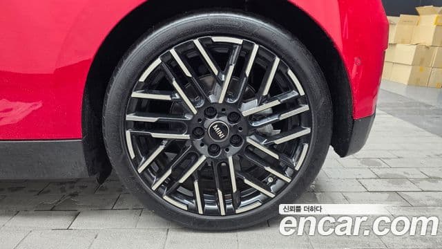 Mini Cooper Electric 2024 — ფოტო 25/33