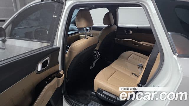 Kia Sorento 2025 — Фото 19/20