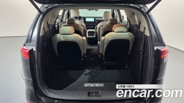 Kia Carnival 2021 — Photo 20/35