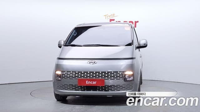 Hyundai Staria 2021 — ფოტო 3/20