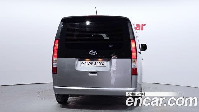 Hyundai Staria 2021 — ფოტო 4/20