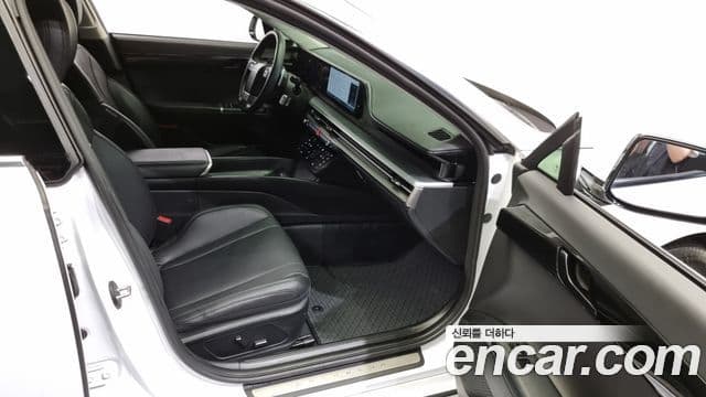 Hyundai Grandeur 2023 — Фото 10/20