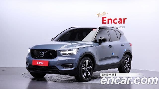 Volvo XC40 2020 — Фото 1/20