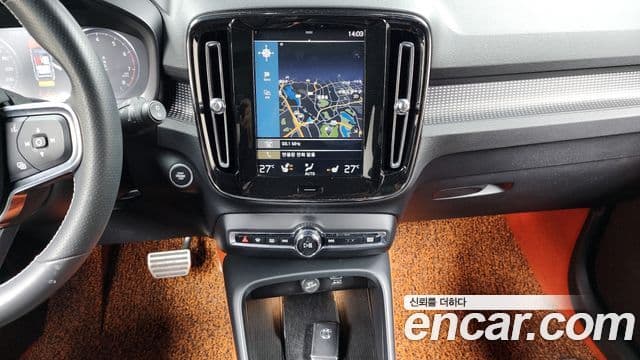 Volvo XC40 2020 — Фото 15/20