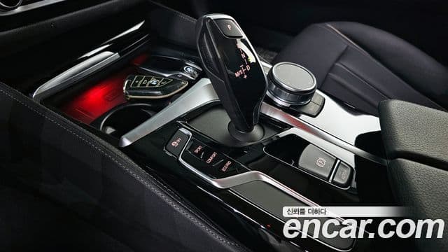 BMW 5 Series 2020 — ფოტო 9/20