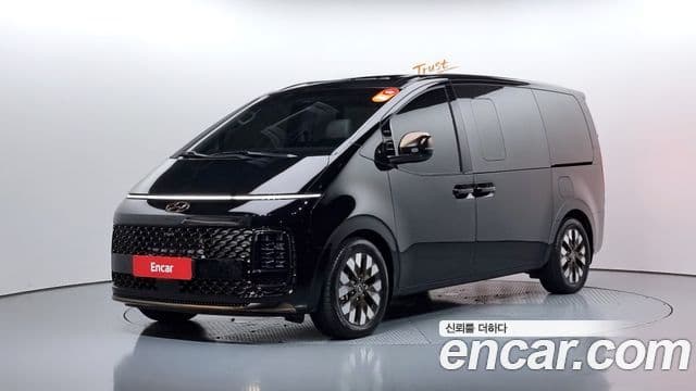 Hyundai Staria 2023 — ფოტო 1/20