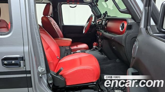 Jeep Wrangler 2019 — Şəkil 10/20