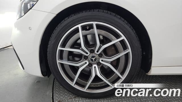 Mercedes-Benz E-Class 2020 — фото 5 из 20