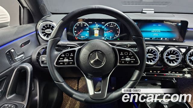 Mercedes-Benz A-Class 2021 — ფოტო 17/20