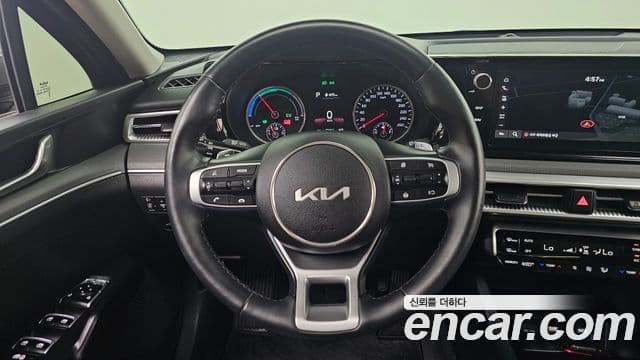 Kia K5 2023 — ფოტო 13/20