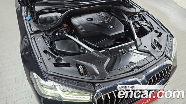 BMW 5 Series 2023 — фото 6 из 20