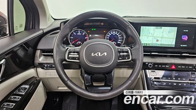 Kia Carnival 2023 — ფოტო 13/20
