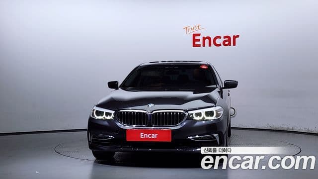 BMW 5 Series 2019 — ფოტო 2/20