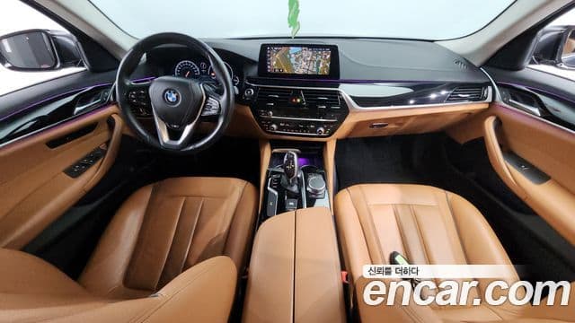 BMW 5 Series 2019 — фото 6 из 20