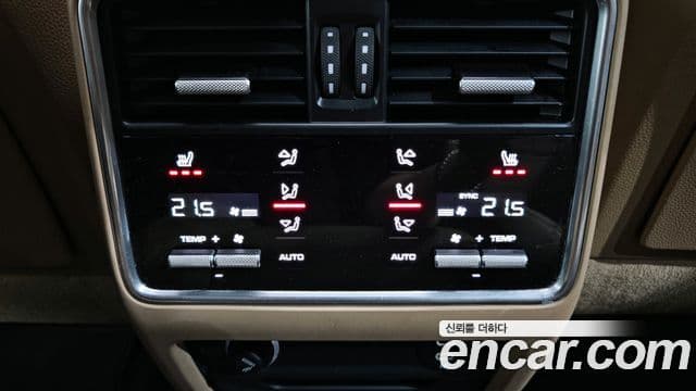 Porsche Cayenne 2021 — ფოტო 19/20