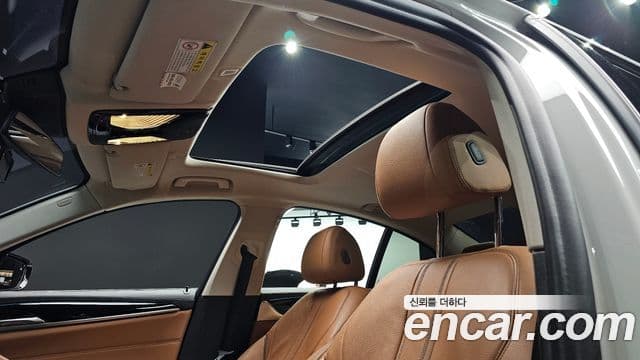 BMW 5 Series 2018 — Şəkil 19/20