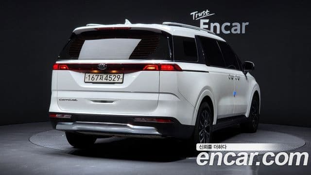Kia Carnival 2020 — фото 2 из 20