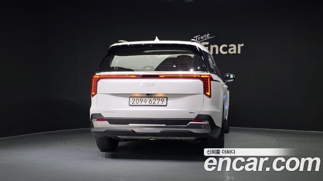 Kia Carnival 2024 — ფოტო 4/20
