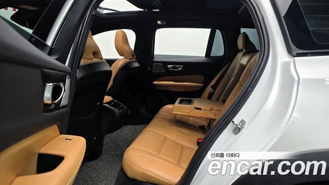 Volvo V60 Cross Country 2019 — Şəkil 12/20