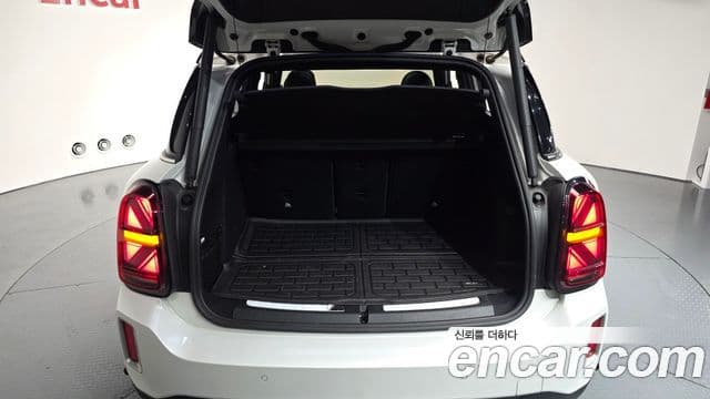 Mini Cooper S Countryman 2023 — фото 20 из 20