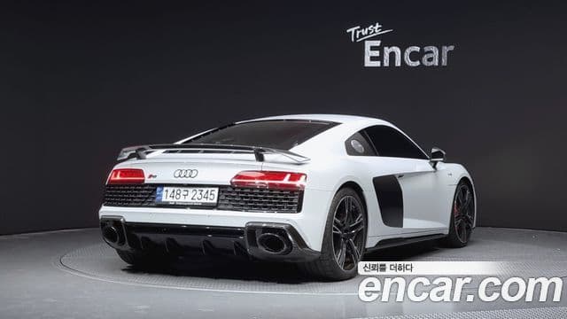 Audi R8 2021 — ფოტო 2/20