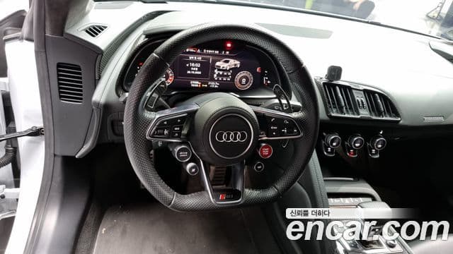 Audi R8 2021 — ფოტო 13/20