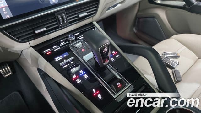 Porsche Cayenne 2020 — Şəkil 8/20