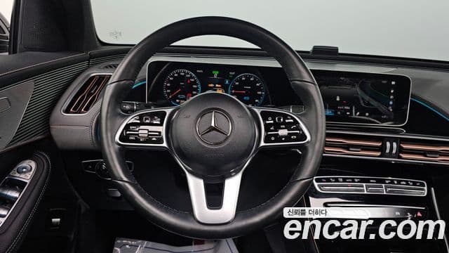Mercedes-Benz EQC 2020 — ფოტო 9/20