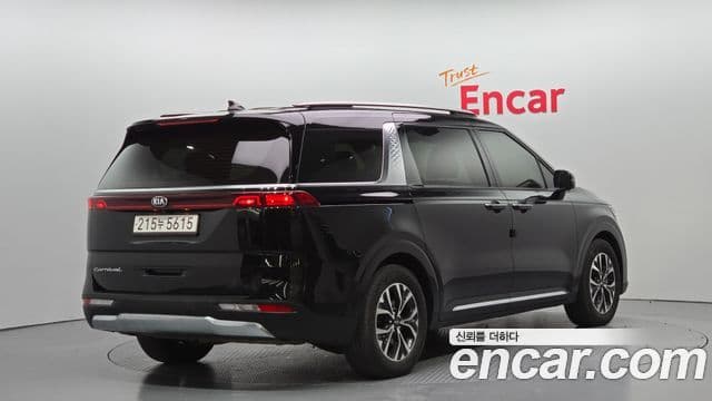 Kia Carnival 2020 — ფოტო 2/20