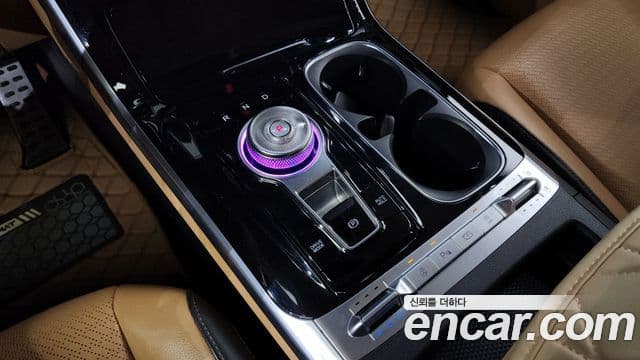 Kia Carnival 2020 — ფოტო 8/20