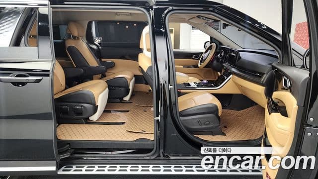 Kia Carnival 2020 — ფოტო 10/20