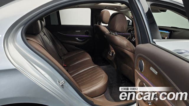Mercedes-Benz E-Class 2019 — ფოტო 12/20