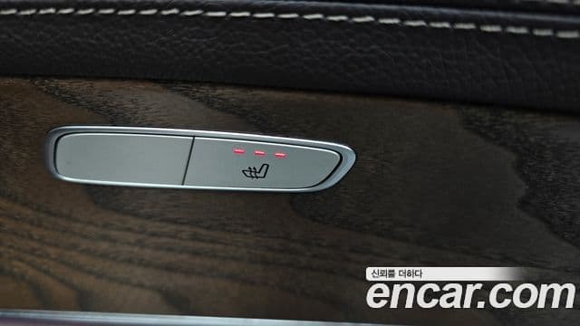 Mercedes-Benz E-Class 2019 — ფოტო 18/20